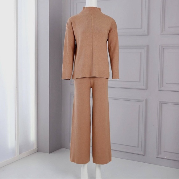 11 MADE IN EUROPE KNIT SWEATER AND PANT SET - Picture 2 of 5